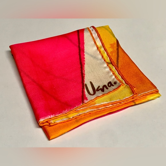 Vintage 1970s VERA NEUMANN Hand Rolled All Silk 44” x 15” Scarf Wrap Kerchief - Picture 6 of 16